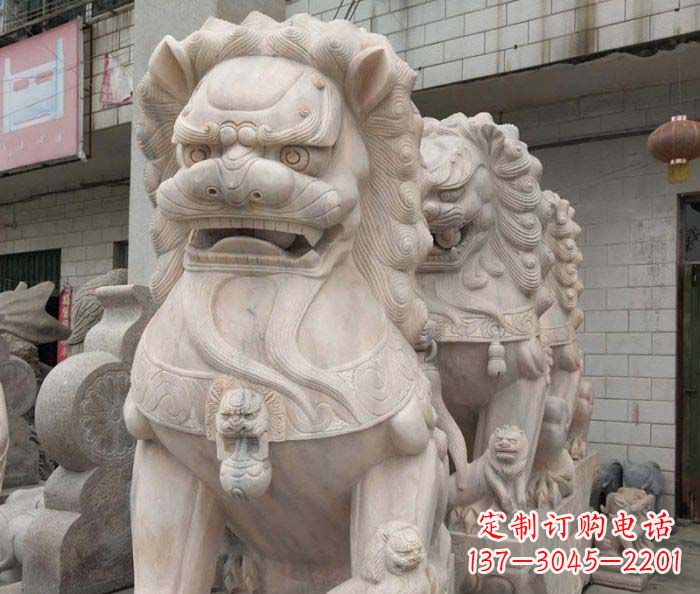 湖南寺庙景观晚霞红狮子石雕