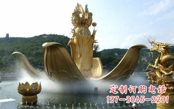湖南寺庙三面观音雕像