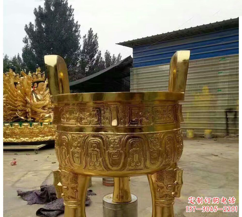 湖南寺庙三足圆形香炉铜雕