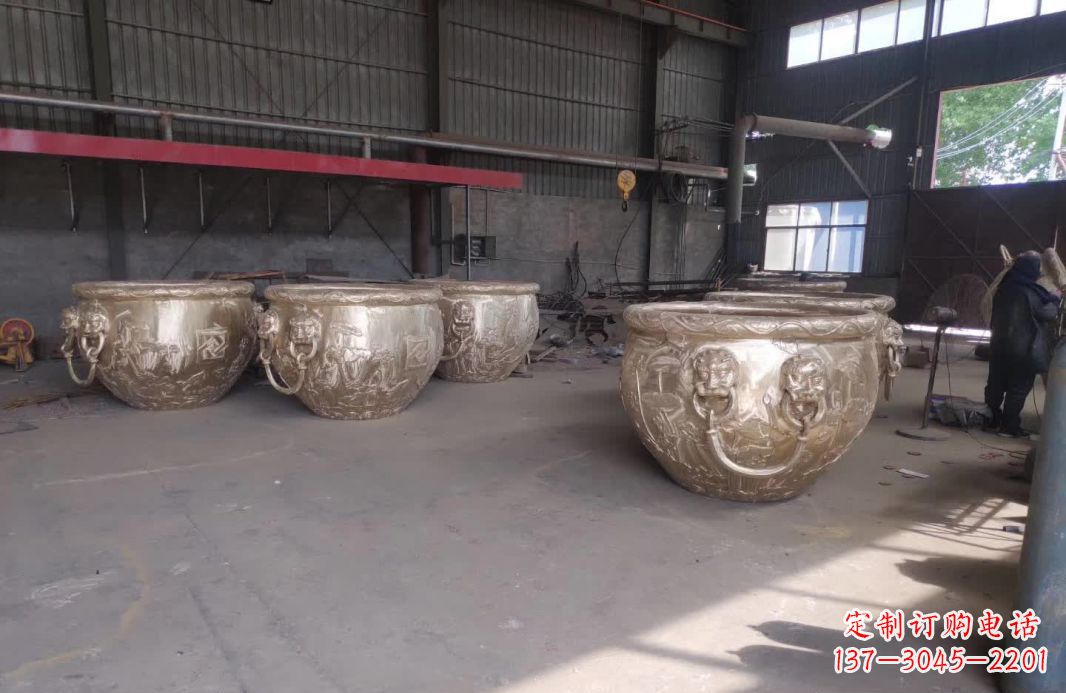 湖南寺庙水缸铜雕塑