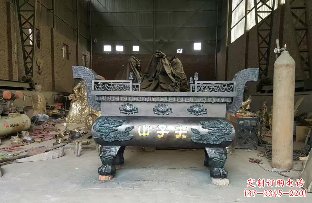 湖南寺庙香炉铜雕12
