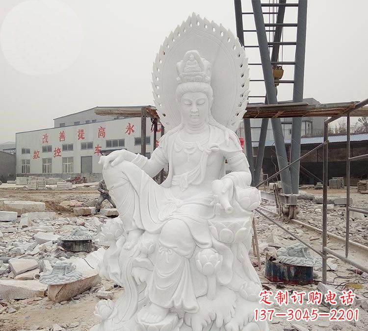 湖南寺庙自在观音雕像