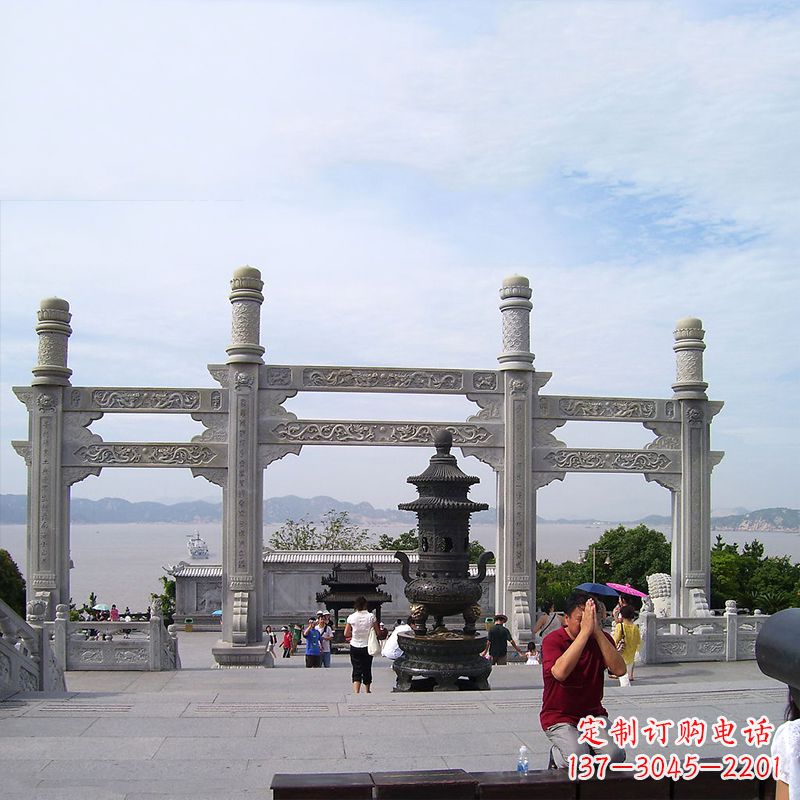 湖南寺院冲天式石雕牌坊