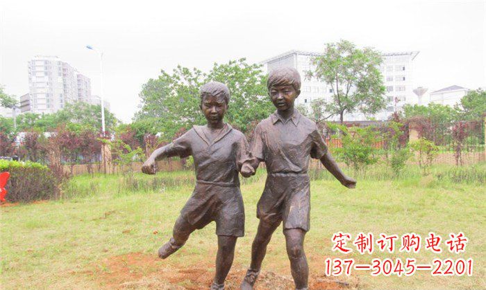 湖南踢足球公园人物铜雕 (2)