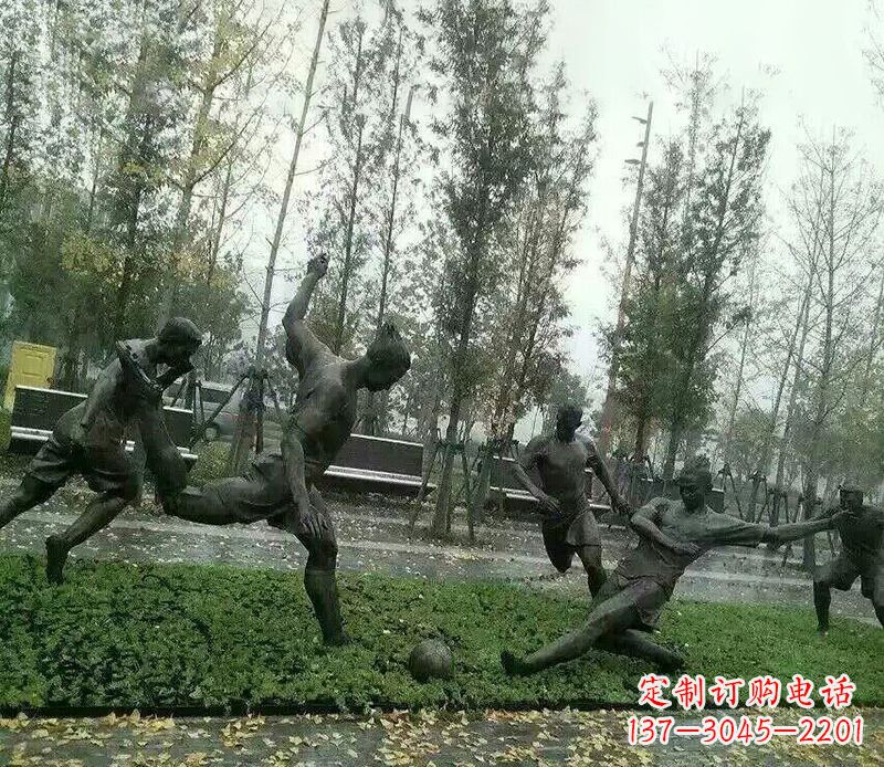 湖南踢足球公园运动人物铜雕