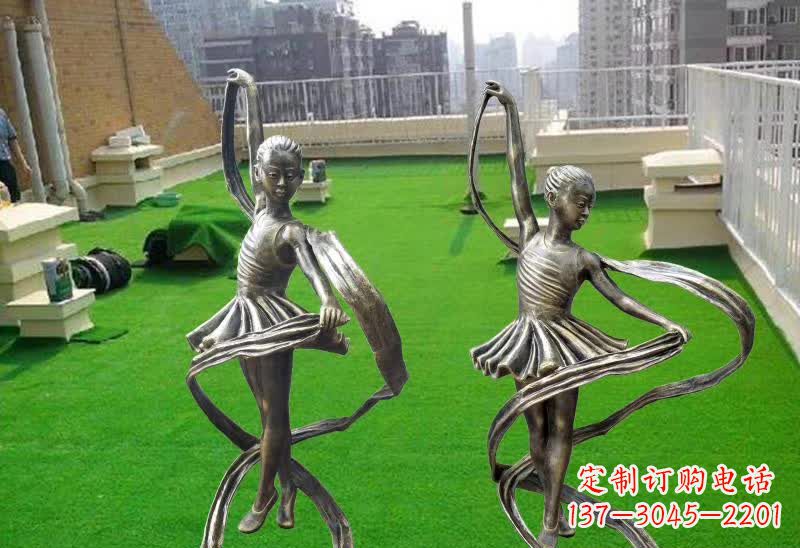 湖南跳舞的女孩铜雕
