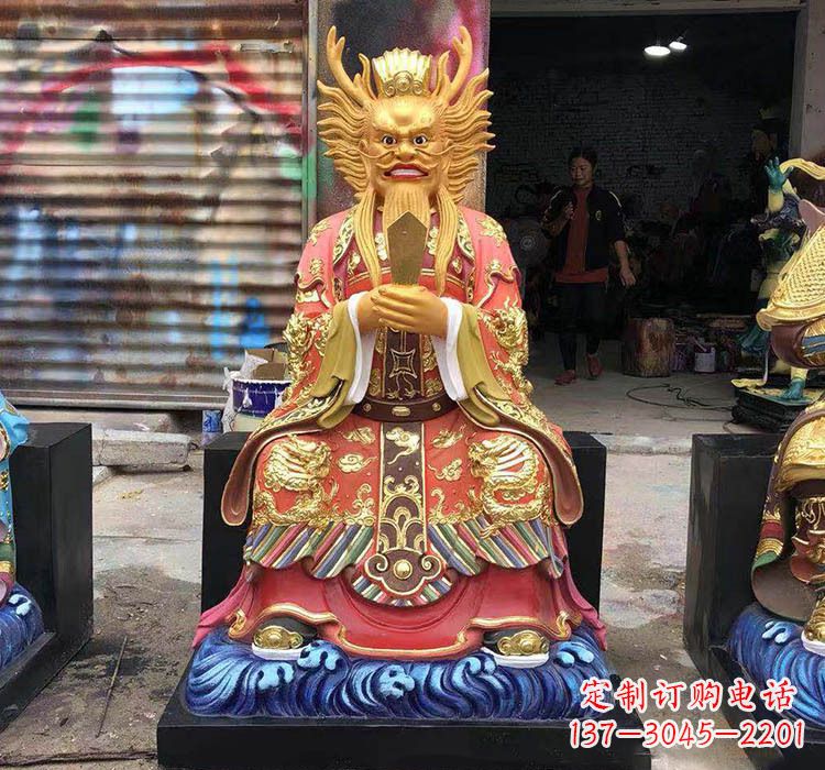 湖南铜雕彩绘坐式龙王