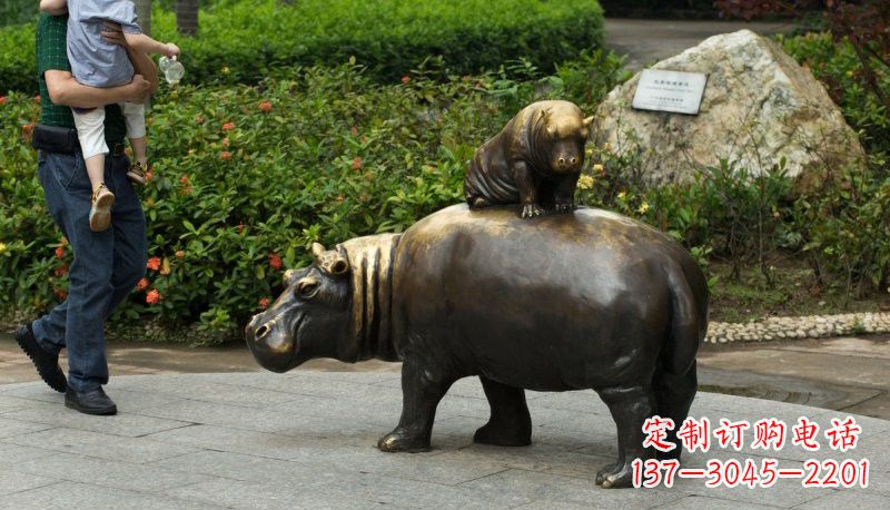 湖南铜雕母子河马