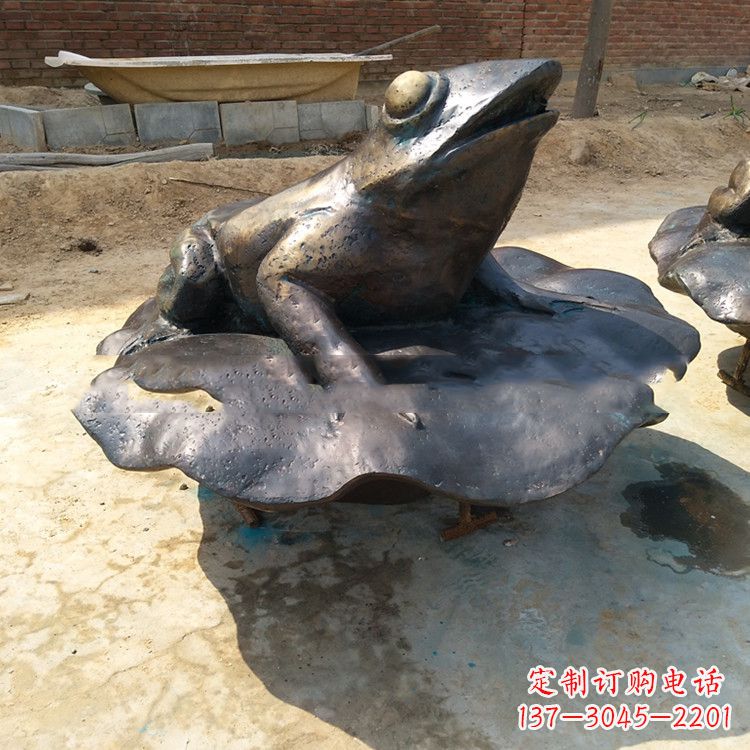 湖南铜雕青蛙喷水雕塑
