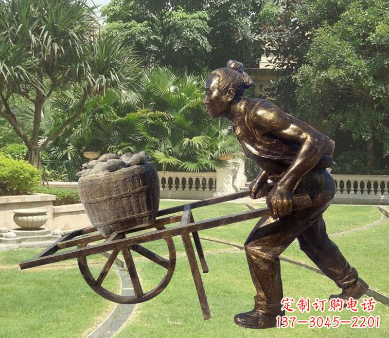 湖南推独轮车的古人铜雕