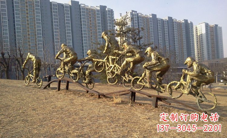 湖南玩花样自行车人物铜雕