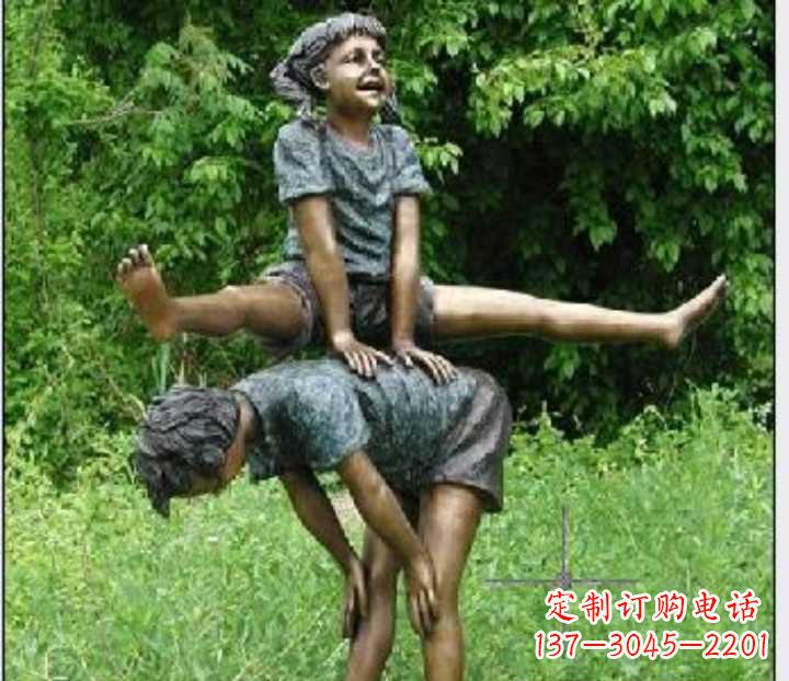 湖南玩跳山羊的儿童铜雕