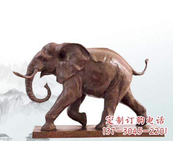 湖南晚霞红大象公园动物石雕