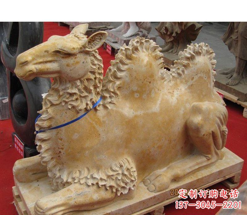 湖南晚霞红动物骆驼石雕