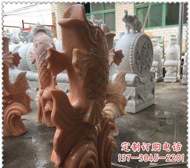 湖南晚霞红喷水鲤鱼公园石雕