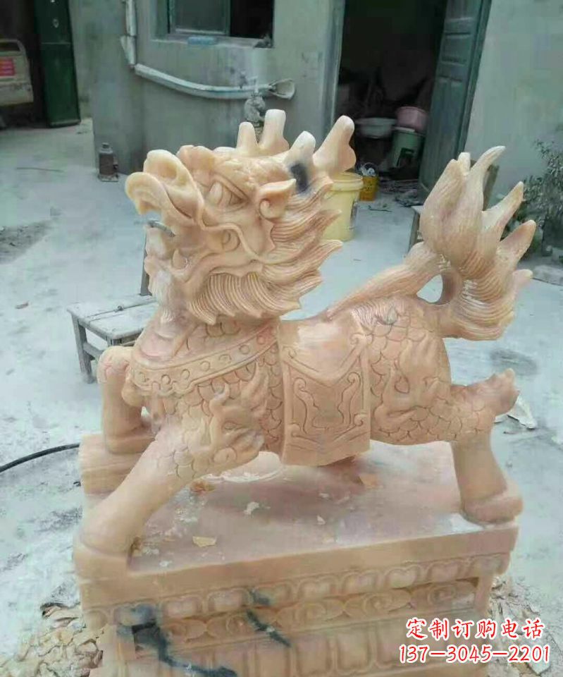 湖南晚霞红麒麟雕塑112