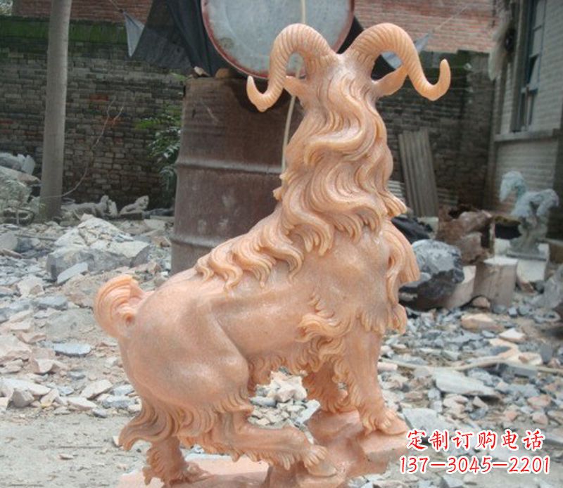 湖南晚霞红山羊石雕