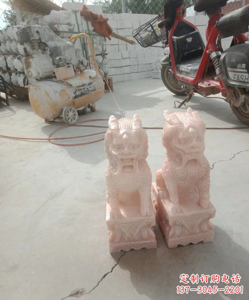 湖南晚霞红神兽麒麟动物雕塑 
