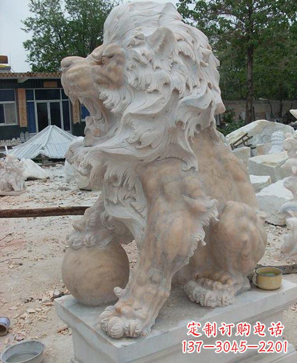 湖南晚霞红寺庙门口西洋狮子石雕