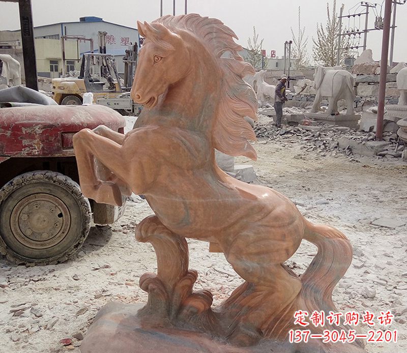 湖南晚霞红踏浪奔马石雕