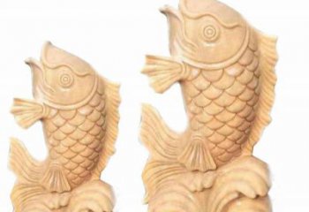湖南晚霞红石喷水鲤鱼雕塑，灵动悠扬