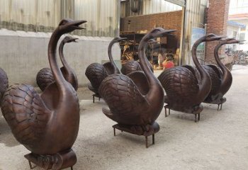 湖南中领雕塑天鹅铜雕是一款精美的艺术作品，既…