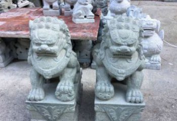 湖南青石踩球狮子看门石雕，精致雕塑令门口更加精彩