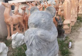 湖南青石熊猫雕塑，传承古典文化