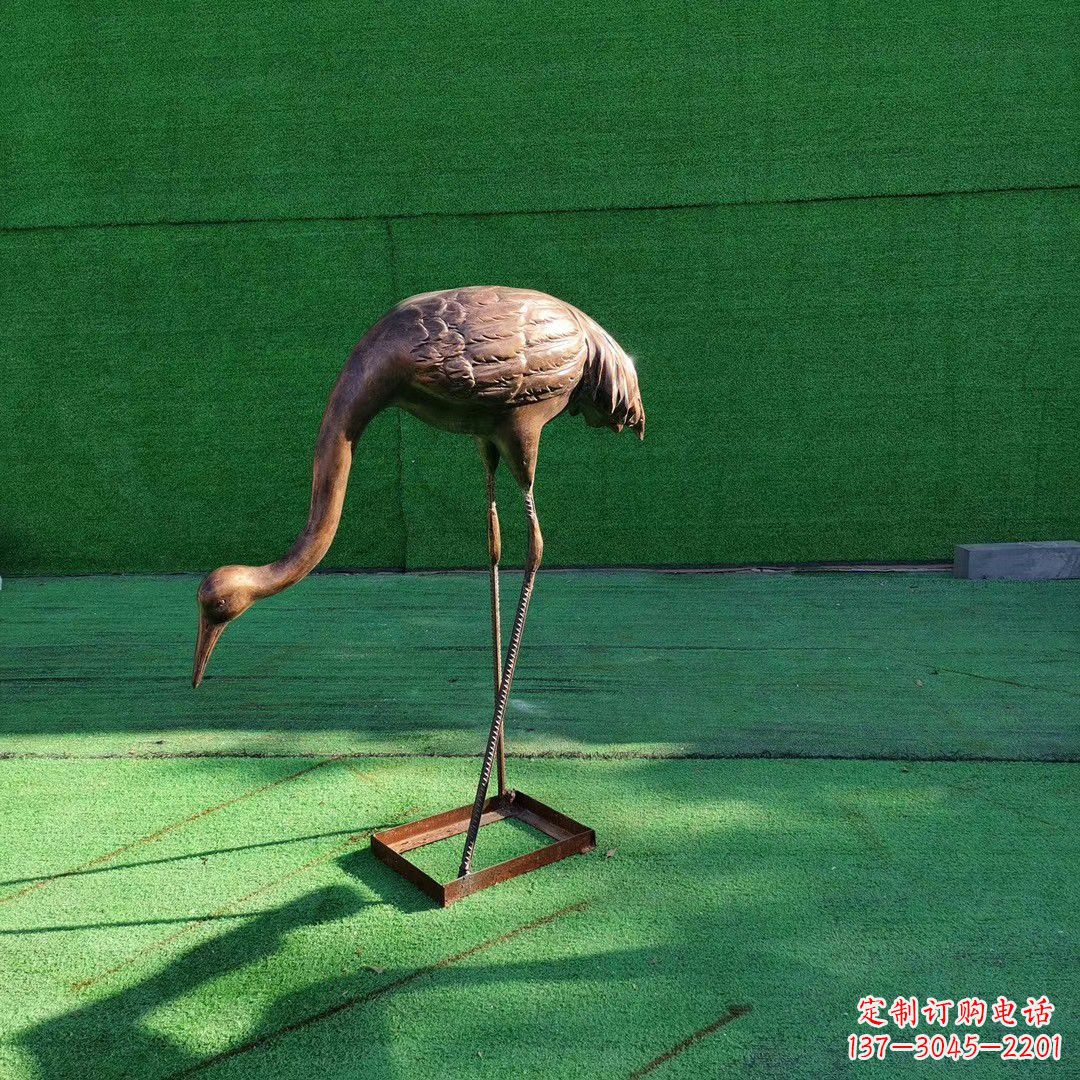 湖南仙鹤拉鼓铜雕塑