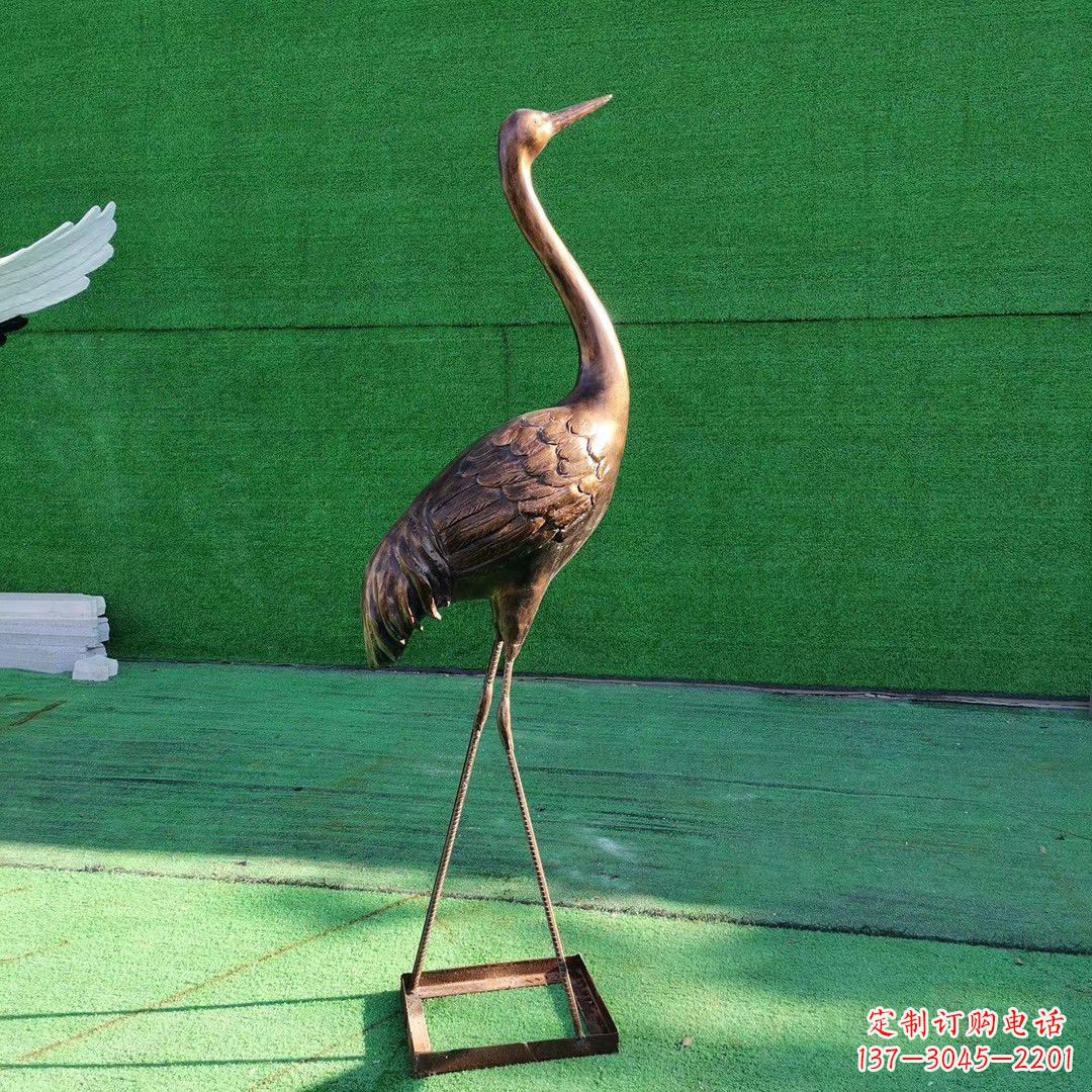 湖南仙鹤衔芝铜雕