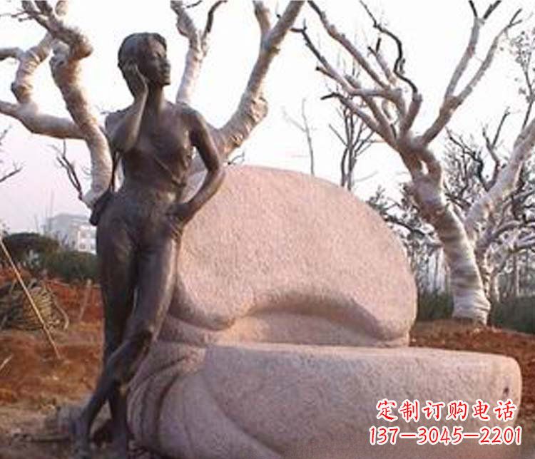 湖南现代女人打电话铜雕