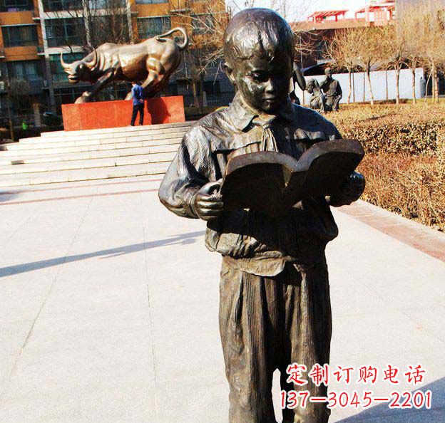 湖南校园看书的小学生人物铜雕