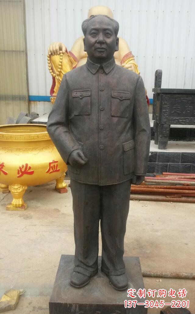 湖南校园毛主席伟人铜雕