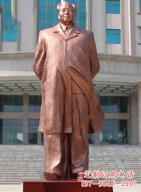 湖南校园毛主席铜像