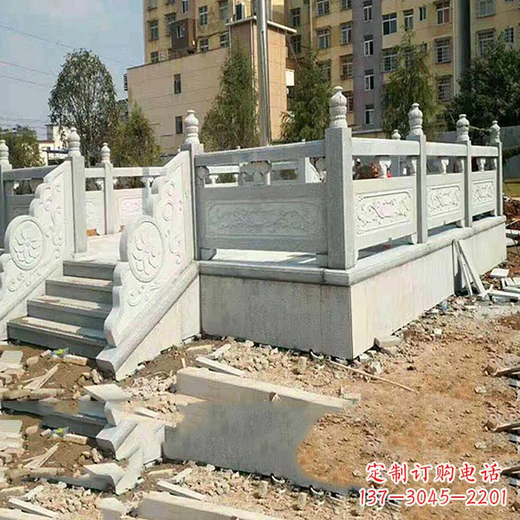 湖南校园青石升旗台