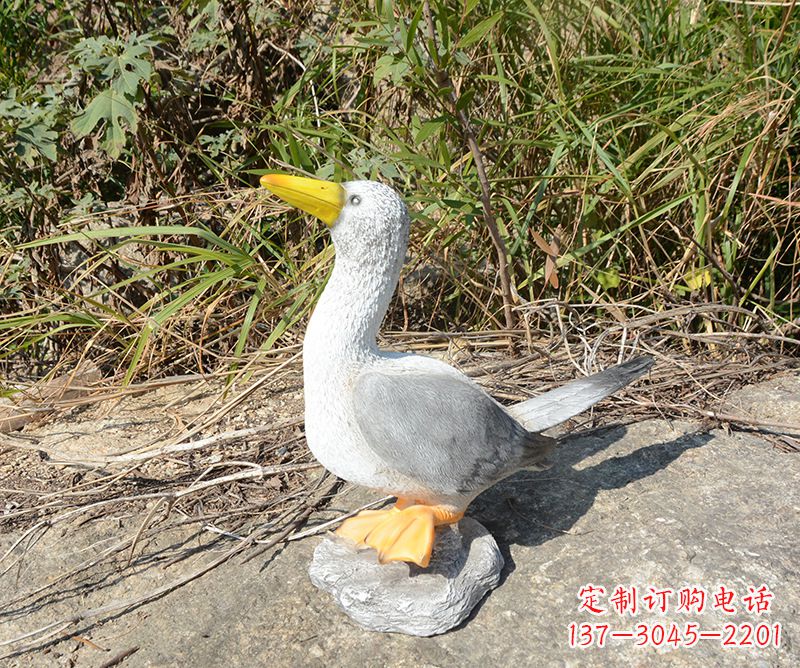 湖南学校雕塑和平鸽