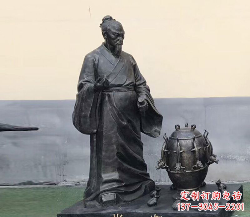 湖南学校张衡和地动仪铜雕