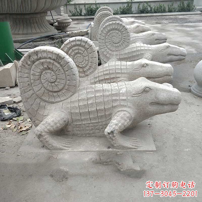 湖南园林水池水景鳄鱼砂岩喷水雕塑
