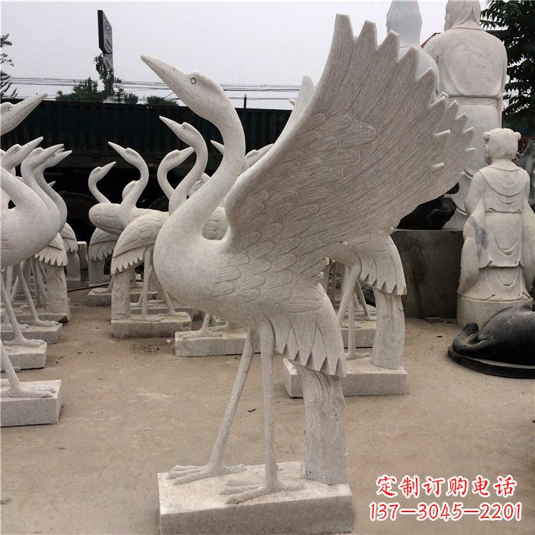湖南展翅欲飞的仙鹤石雕