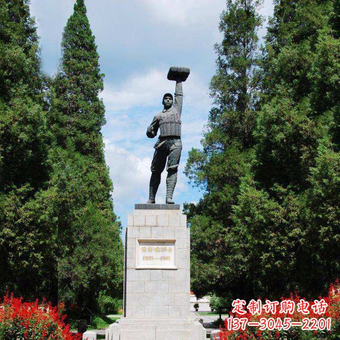 湖南战斗英雄董存瑞雕塑-景区园林英雄人物景观雕塑