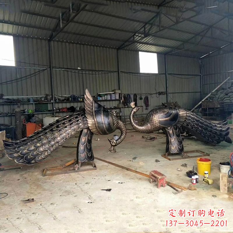 湖南铸铜孔雀雕塑