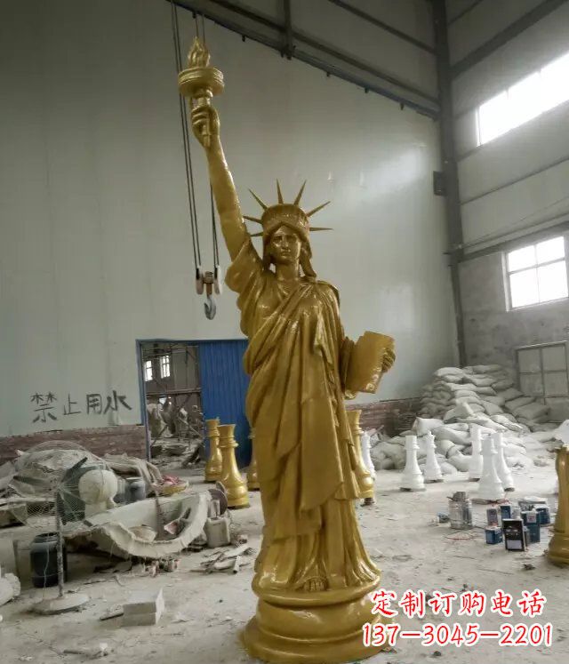 湖南自由女神玻璃钢仿铜人物雕塑