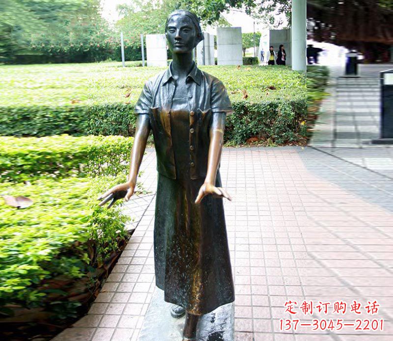 湖南走路的盲人女孩铜雕