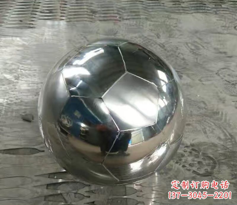 湖南足球不锈钢体育器材雕塑