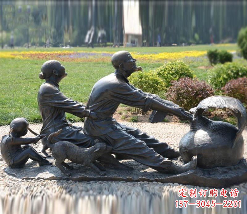 湖南祖孙三人拔萝卜铜雕