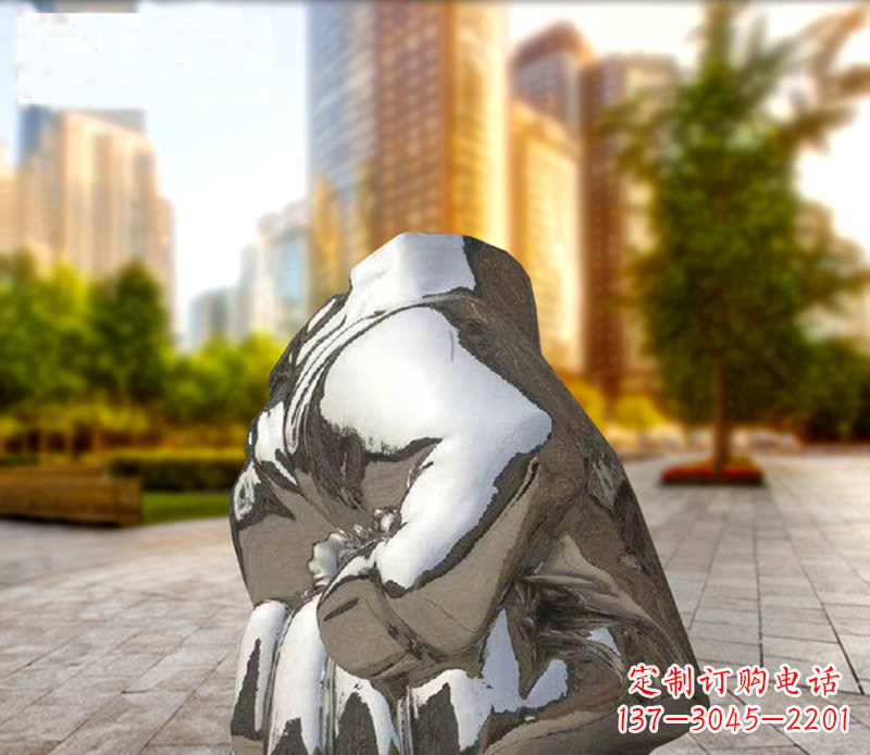 湖南广场不锈钢拳头景观雕塑